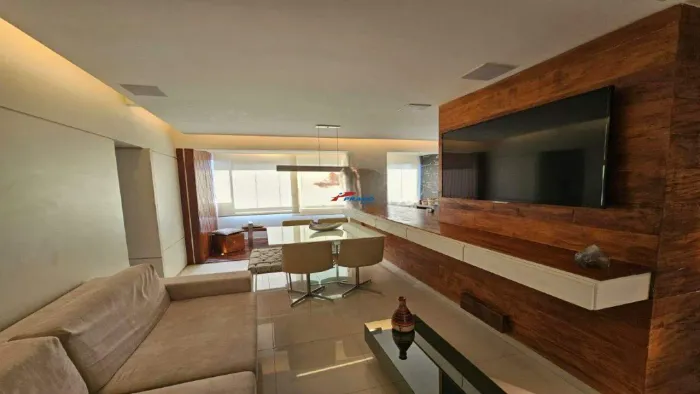 Apartamento 3 Quartos e 2 Vagas de Garagem Cobertas livres