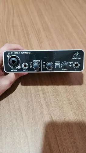 Interface de Audio BEHRINGER UMC22