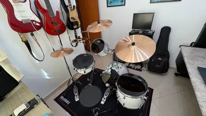 Bateria Pearl Roadshow Branca completa