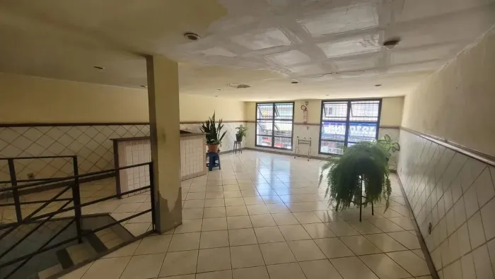 Ponto comercial na Av Luciano das Neves, próximo a politintas, papelaria Rainha, rua movim