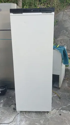 Freezer vertical Eletrolux top 