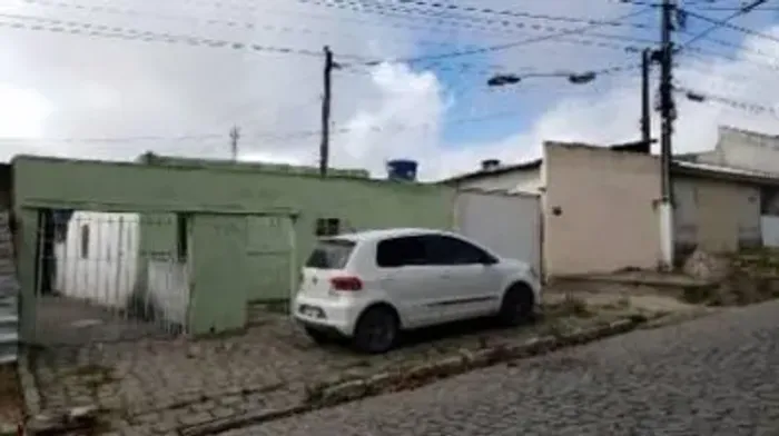 Casa 120m² com Terreno 225m² | Garanhuns-PE | São José | 5 Qts - Próx. ao Hospital Regiona