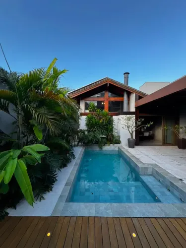 CASA TERREA COM 3 SUITES À VENDA, 430m2 - FLORAIS DOS LAGOS