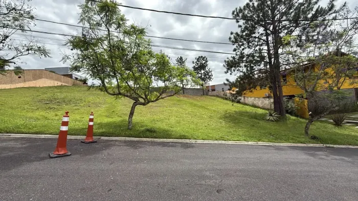 Lote com 602 metros quadrados em Alphaville - Lagoa dos Ingleses - Nova Lima - MG