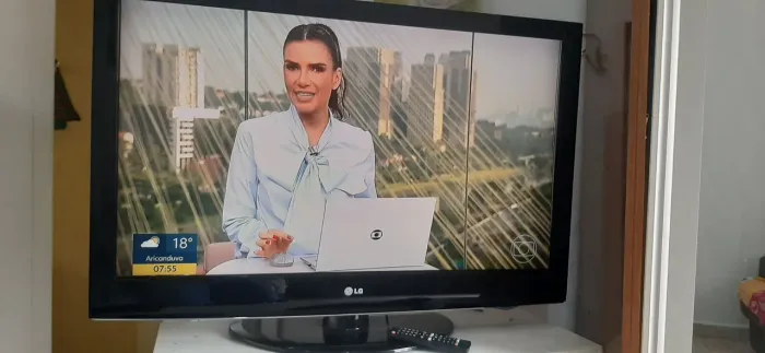 Tv lg 42 pol. Impecável único dono