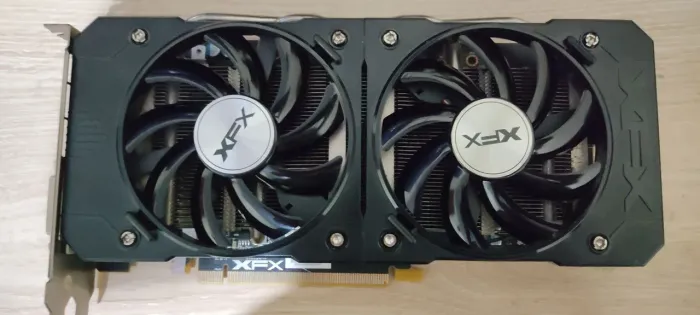 Placa de vídeo R9 380 4GB leia o anúncio 
