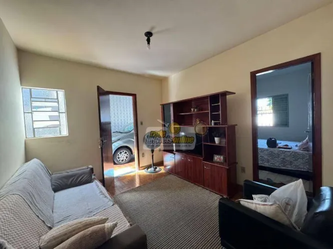 Casa com 3 dormitórios sendo 1 suíte à venda, 133 m² por R$ 450.000 - Leblon - Uberaba/MG