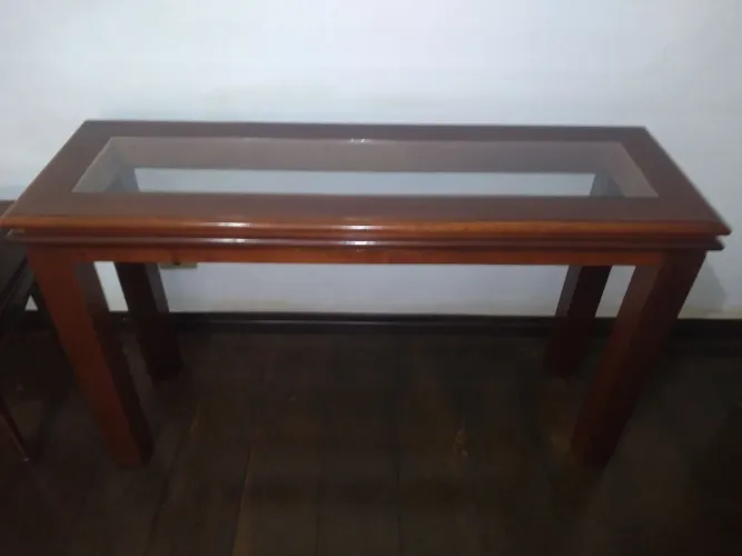 Aparador em mogno.1.32 x 44.