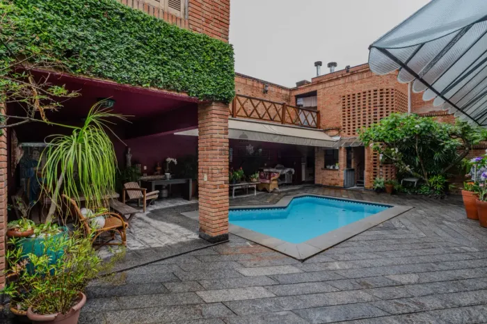 Casa Sobrado - Alto de Pinheiros - 4 Suítes - 423m².