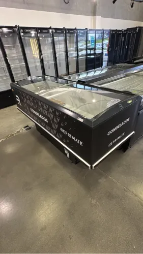 Ilha de congelados 2,00 metros iluminação led e vidro semi curvo nova