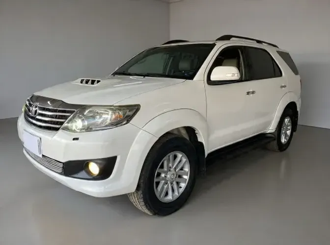 Toyota Hilux SW4 SRV D4-d 4X4 3.0 TDI Dies. AUT 2012