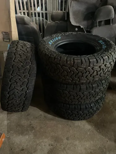 Vendo pneu 265/70 R16
