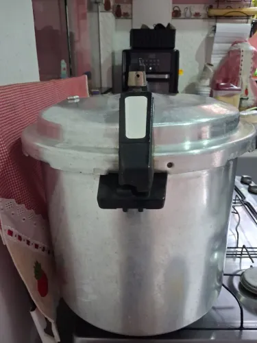 Panela de pressão 20 lts penedo 420 reais ,mto boa para ,escola,igreja,venda ,ctt *