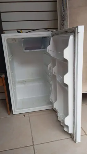 Frigobar Midea 93L Branco Inverter