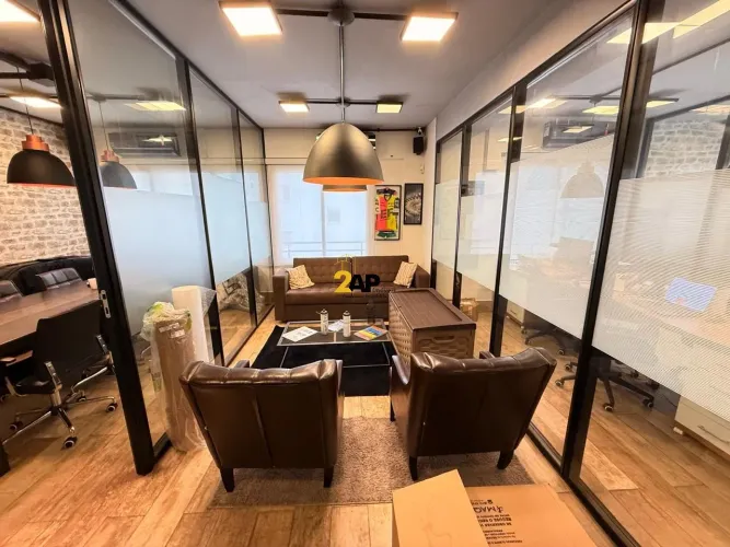 Sala Comercial com 94m² mobiliada para locação na Vila Suzana, 3 banheiros, 2 vagas de gar