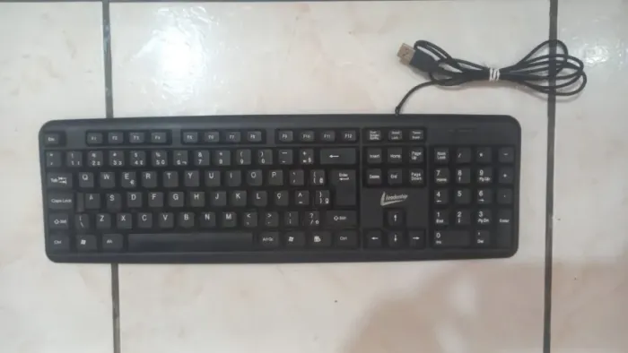 Teclado Standard Leadership usado.