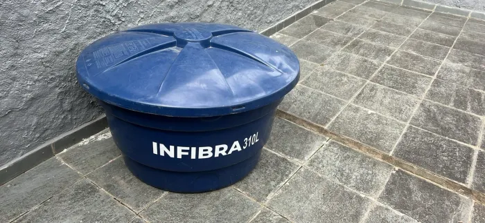 Caixa d?água nova 310 litros