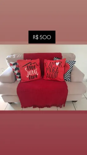 SOFÁ SEMINOVO COM TODOS OS ACESSÓRIOS 