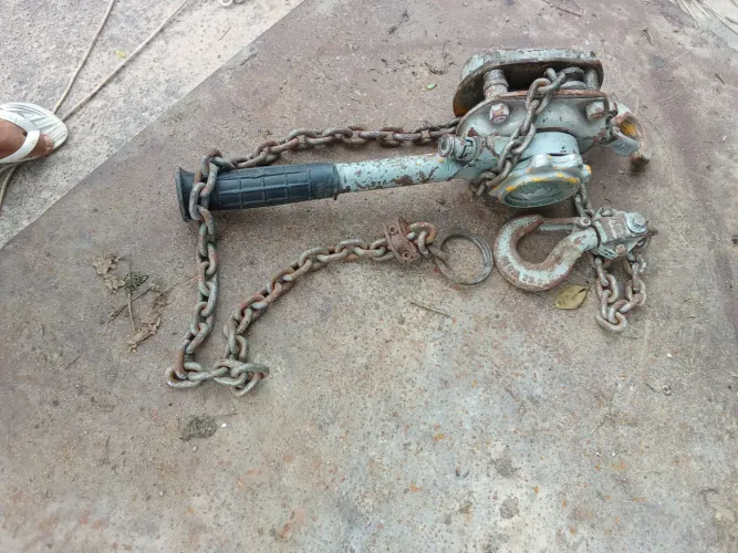 Catraca de Pressão com corrente.