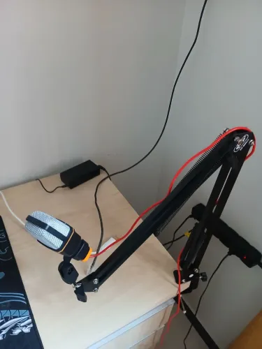 Microfone com braço articulado 