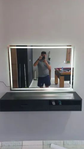 Vendo cadeira de barbeiro +bancada +espelho com led
