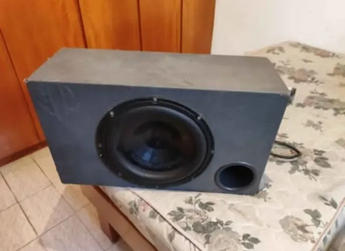 Caixa com subwoofer Bravox endurance 2k 800 RMS 12 polegadas