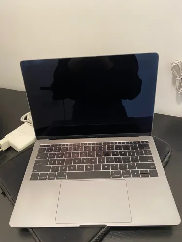 MacBook Pro 13 2017 | Intel i5 | 8GB RAM | Ventura