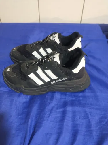 Adidas masculino balenciaga n42 preto fosco original troco por celular
