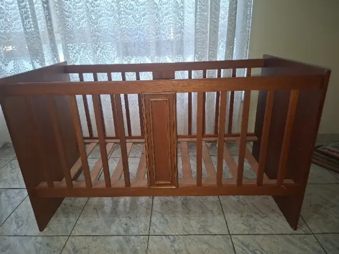 Berço em madeira