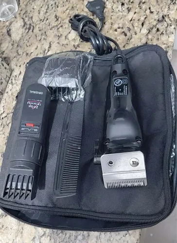 Kit Máquina de Cortar Cabelo GA.MA Italy + Aparador e Maleta (Completo) está funcionando