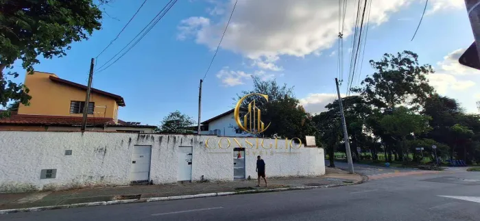Sobrado com 3 dormitórios + 5 kitnets - 640m²