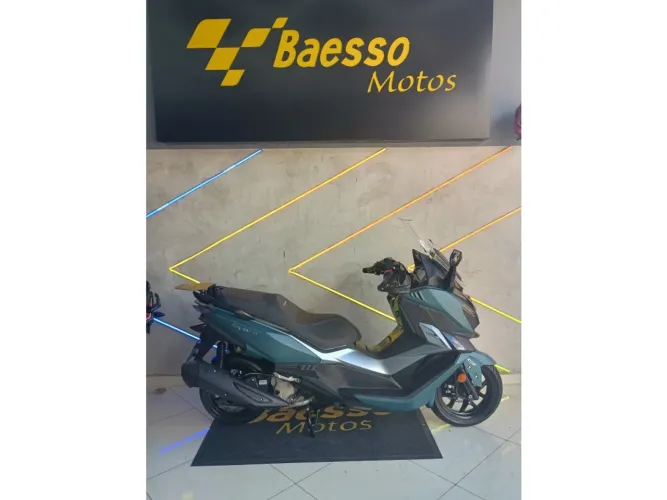 Dafra Cruisym 300 2025