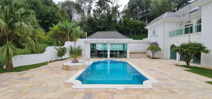 Excelente Casa em Condomínio - Alphaville / Tamboré