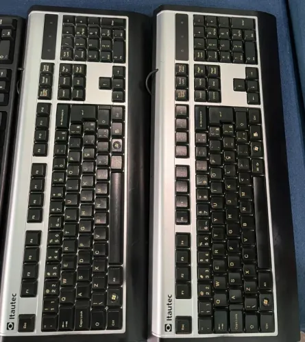 Teclado à venda