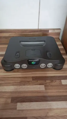 Nintendo 64 só o console liga da imagem e som mas imagem congela vai no estado