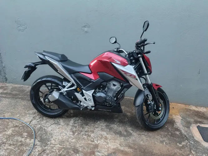 Cb 300 f 