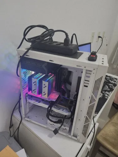 PC Gamer Roda Tudo - i5 10th + RX 6600 8GB + 16GB RAM