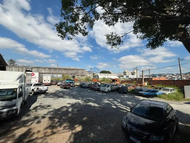 Terreno à venda em Barueri, Vila Pindorama, com 3800 m²