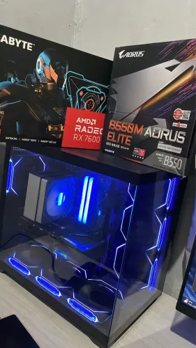 PC Gamer Ryzen 5 5600 + RX 7600 8GB