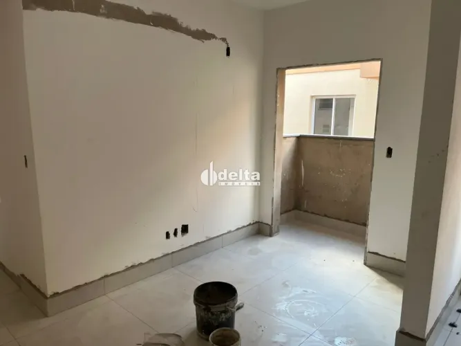 Apartamento com 2 quarto sendo 1 suíte disponível para venda no bairro Santa Mônica em Ube