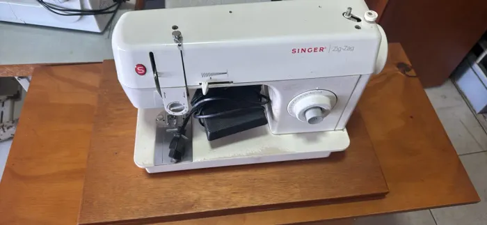 Máquina de costura singer zig zag