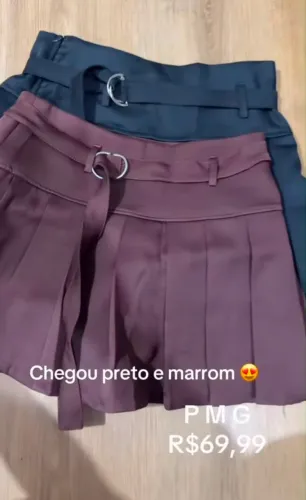 Short saia rodada plissada 