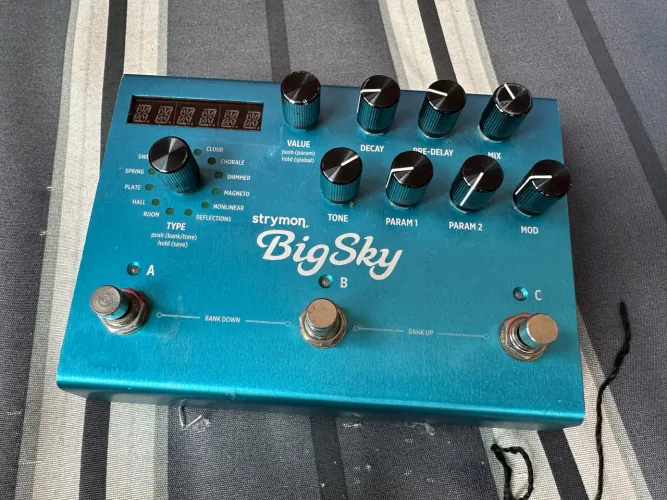 Pedal de Guitarra Reverb Strymon Big Sky