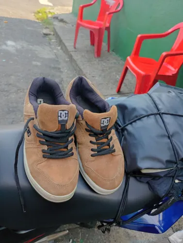 DC SHOES SKATEBOARD 