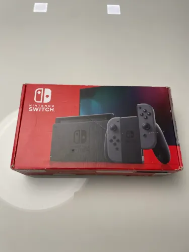 Nintendo switch + case + 2 jogos 