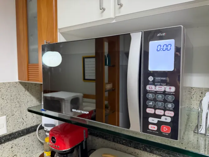 Microondas Brastemp para retirada de peças