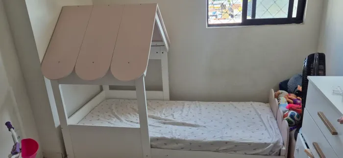Cama casinha Montessoriana (rosa) com colchão