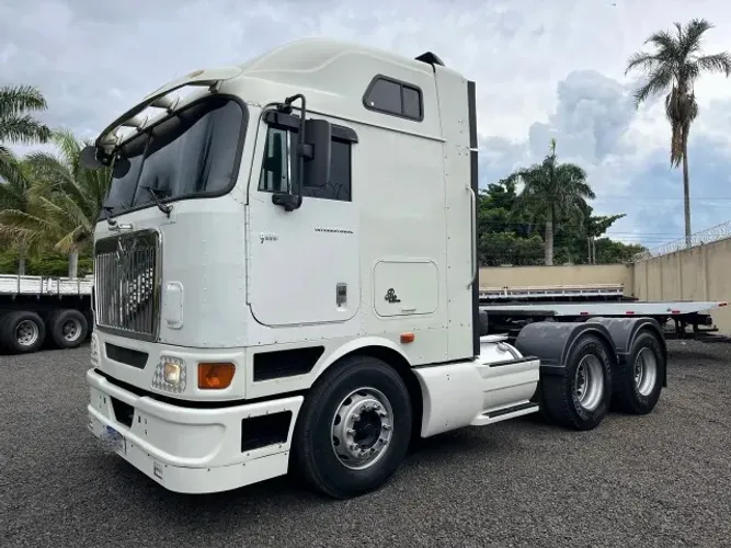 Cavalo Internacional 9800i ano 2012 traçado em excelente estado