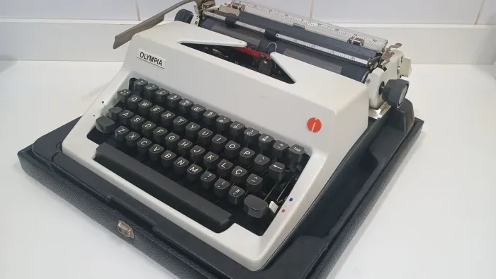 Máquina de escrever Olímpia