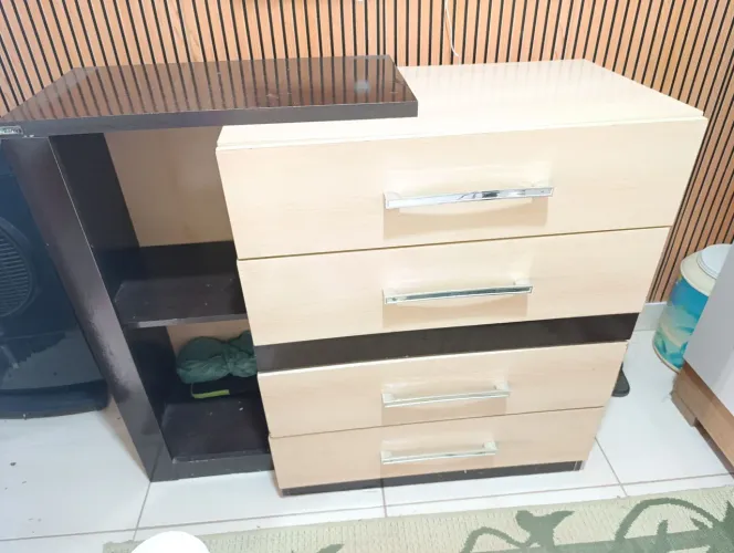 Cômoda 4 gavetas